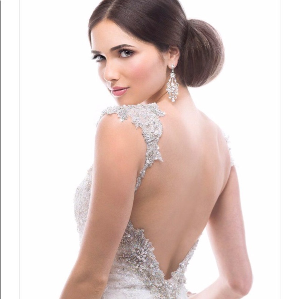 Never worn Maggie Sottero “Brandy” wedding gown! - Picture 3 of 10